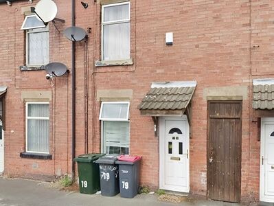 3 bedroom Mid Terrace House for sale