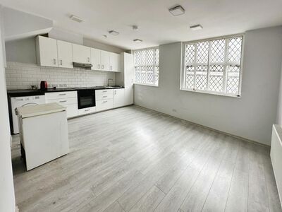 Bridgegate, 3 bedroom  Flat to rent, £775 pcm