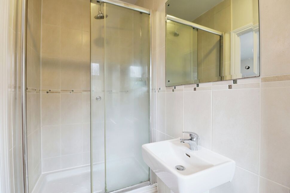 En-Suite Bathroom