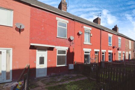 Claycliffe Terrace, 3 bedroom Mid Terrace House to rent, £675 pcm