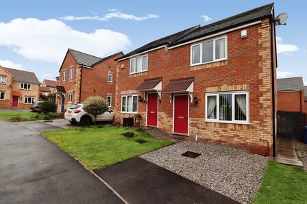 West Moor Croft, 2 bedroom Semi Detached House to rent, £795 pcm