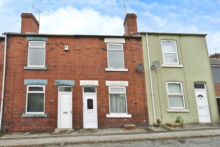 2 bedroom Mid Terrace House for sale