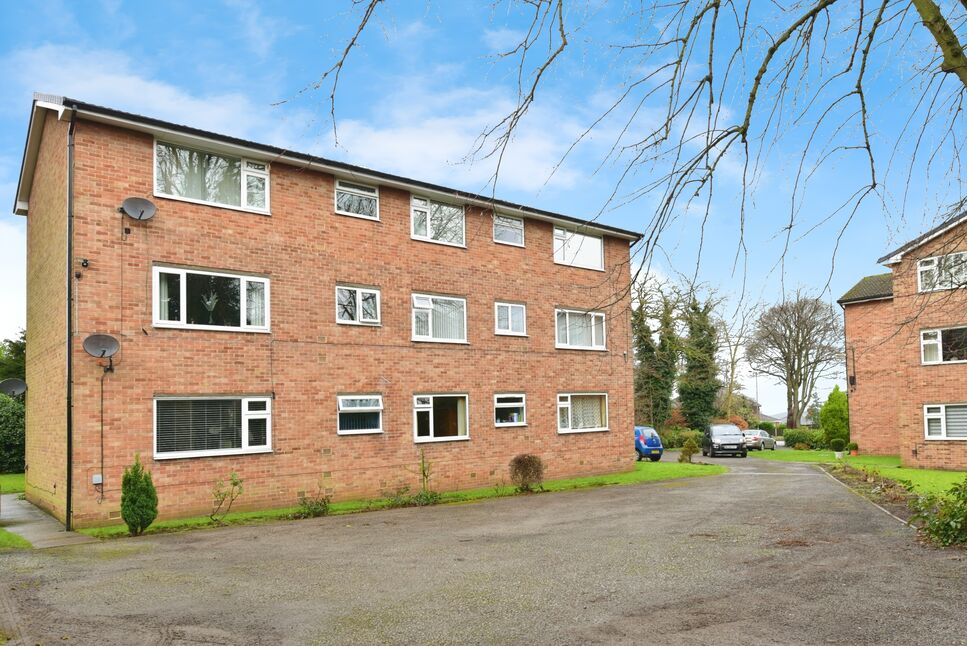 Main image of 1 bedroom  Flat for sale, Broom Lane, Rotherham, South Yorkshire, S60