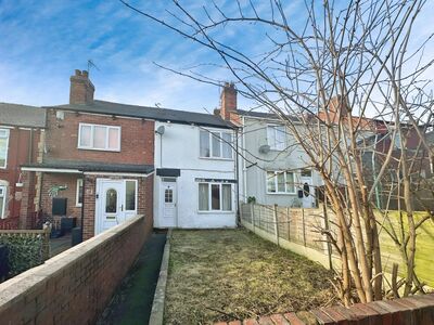 Manor Avenue, 2 bedroom Mid Terrace House to rent, £685 pcm