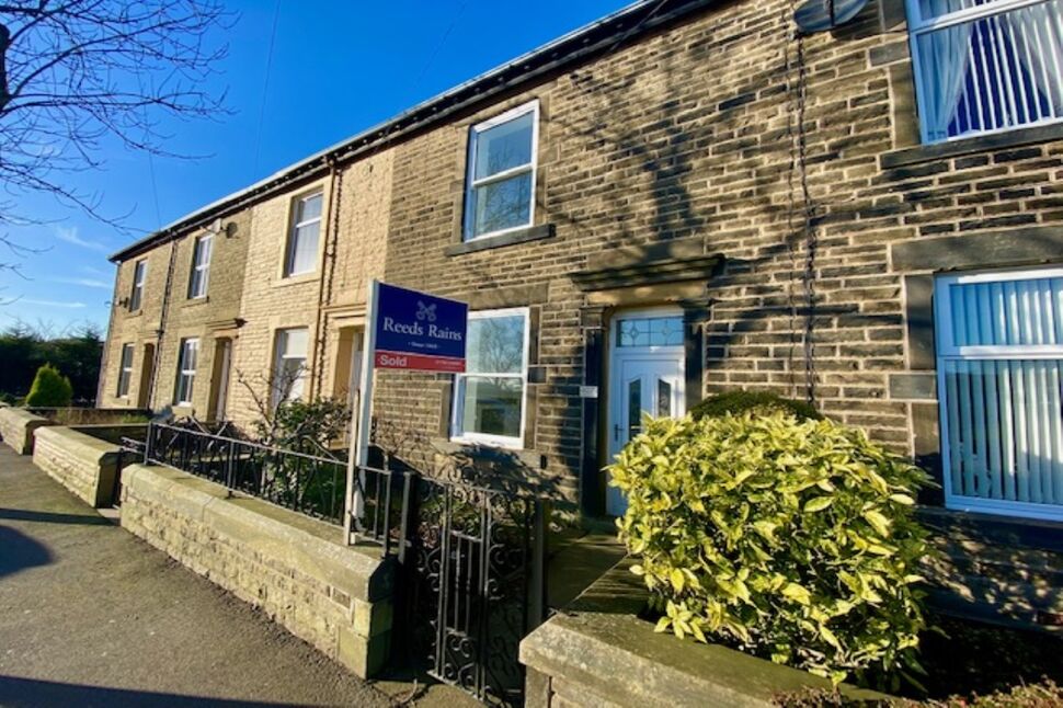 Main image of 2 bedroom Mid Terrace House to rent, Broadway, Haslingden, Lancashire, BB4