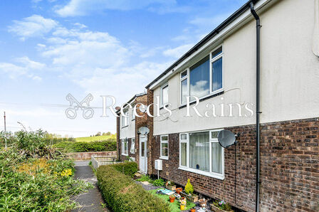 Henley Close, 1 bedroom  Flat for sale, £150,000