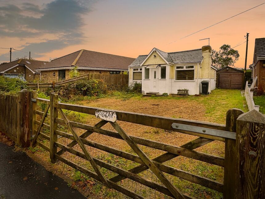 2 bedroom Detached Bungalow for sale