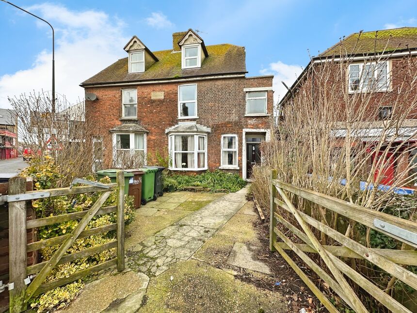 Main image of 4 bedroom Semi Detached House for sale, Ferry Road, Rye, East Sussex, TN31