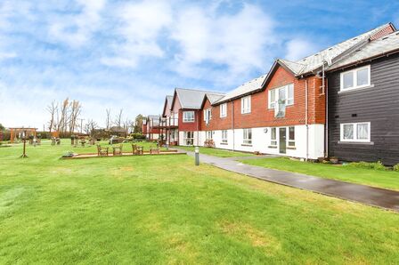 Kiln Drive, 1 bedroom  Flat for sale, £155,000