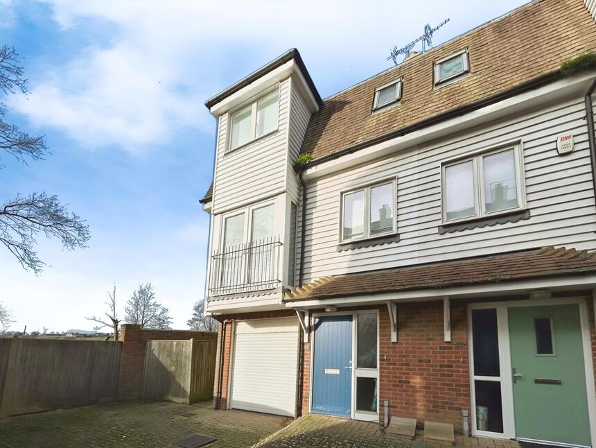 Main image of 2 bedroom End Terrace House for sale, Western Barn Close, Rye, East Sussex, TN31