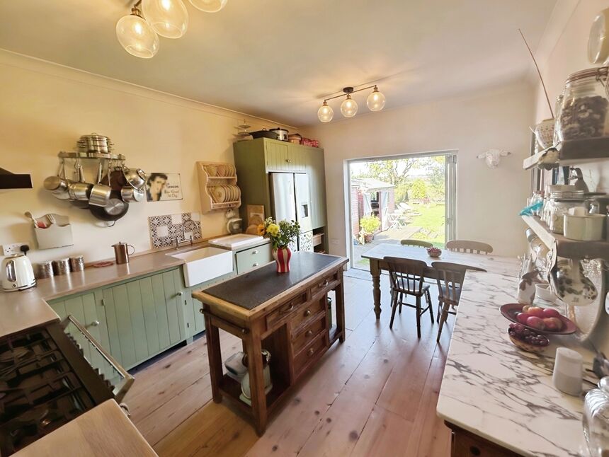 Kitchen / Breakfast Room