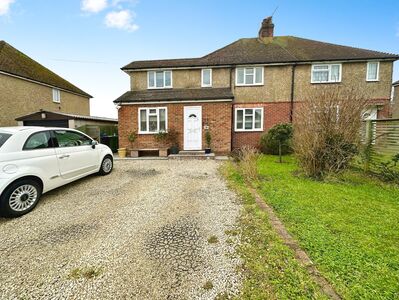 Kings Avenue, 4 bedroom Semi Detached House for sale, £440,000