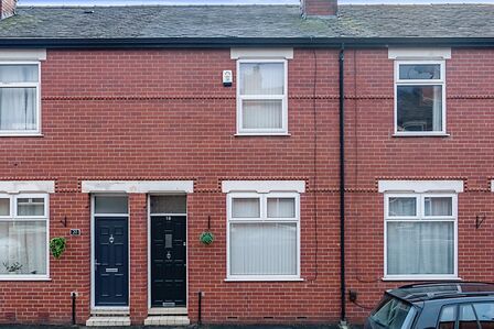 2 bedroom Mid Terrace House to rent