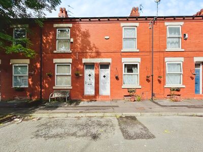 2 bedroom Mid Terrace House for sale