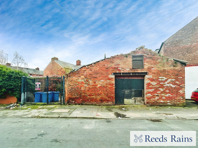 Western Street, 1 bedroom End Terrace Bungalow for sale, £10,000