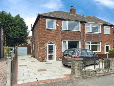 Elgin Drive, 3 bedroom Semi Detached House for sale, £355,000