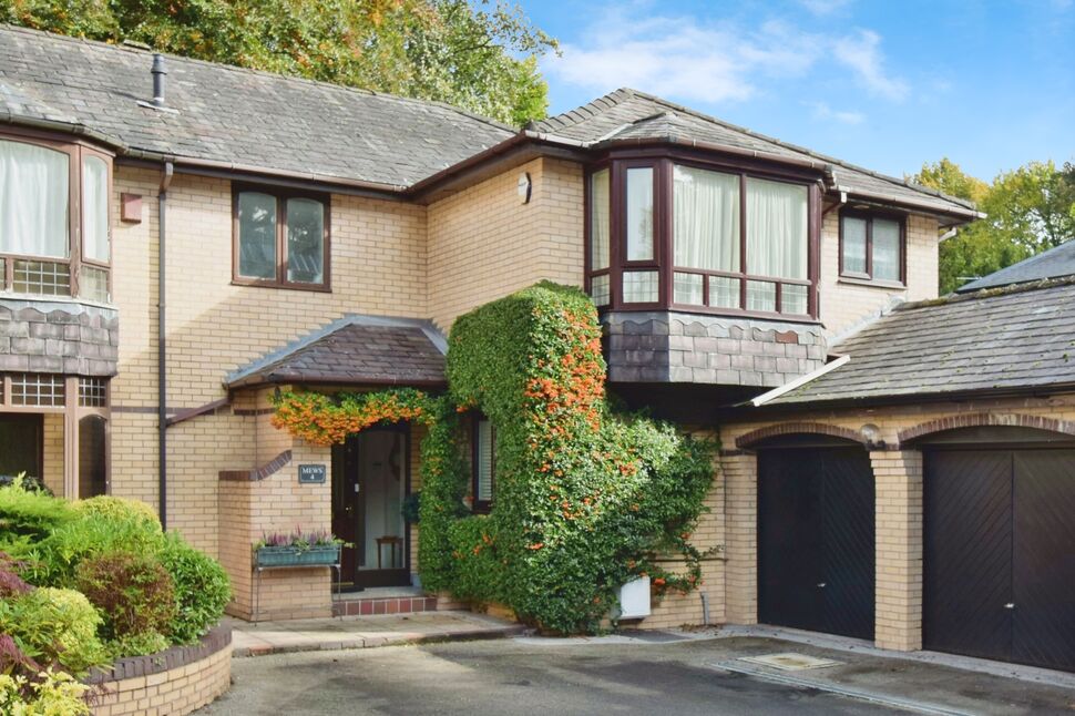 Main image of 3 bedroom End Terrace House for sale, Groby Road, Altrincham, Greater Manchester, WA14