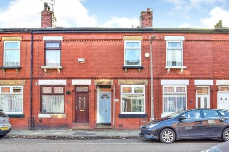 2 bedroom Mid Terrace House for sale