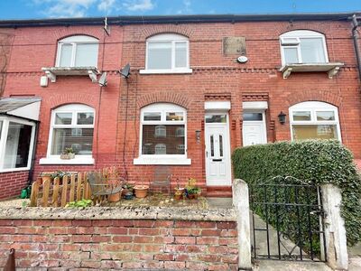 2 bedroom Mid Terrace House for sale