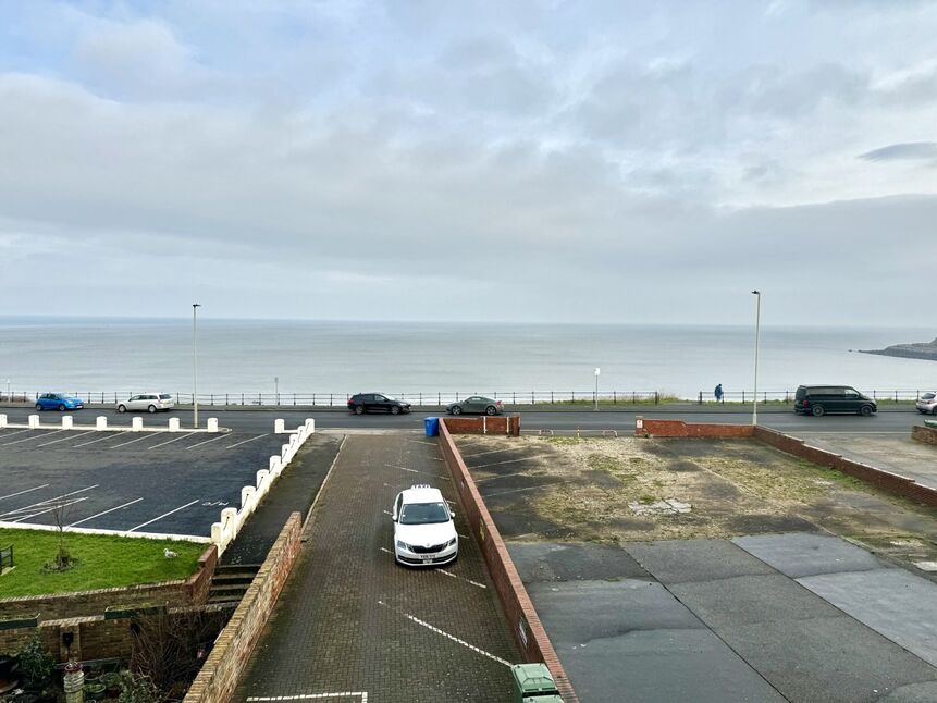 Main image of 1 bedroom  Flat for sale, Queens Parade, Scarborough, North Yorkshire, YO12