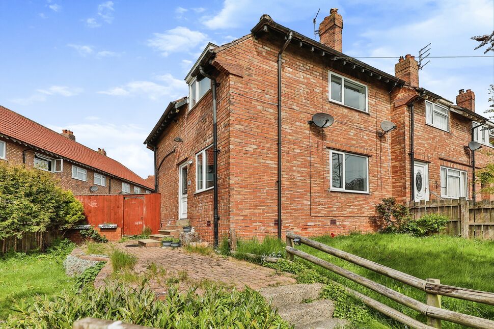 Main image of 3 bedroom Semi Detached House to rent, Heathcliffe Gardens, Scarborough, North Yorkshire, YO12