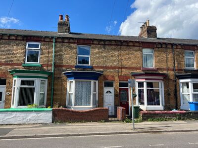 2 bedroom Mid Terrace House for sale