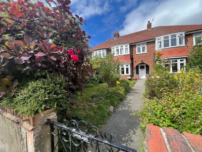 3 bedroom Mid Terrace House for sale