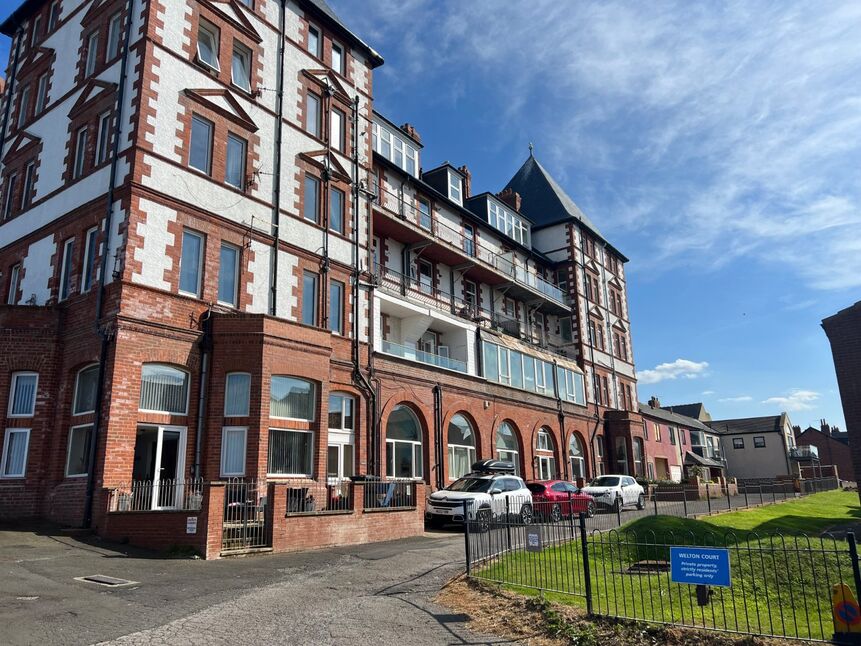 Main image of 3 bedroom  Flat for sale, Argyle Road, Whitby, North Yorkshire, YO21