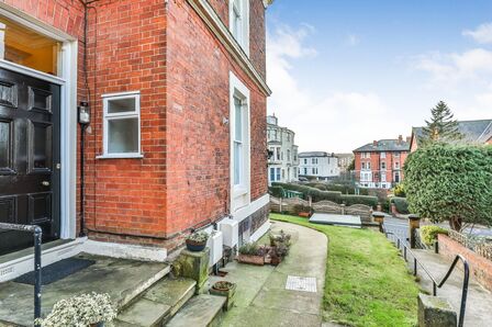 Ramshill Road, 9 bedroom  Flat for sale, £485,000