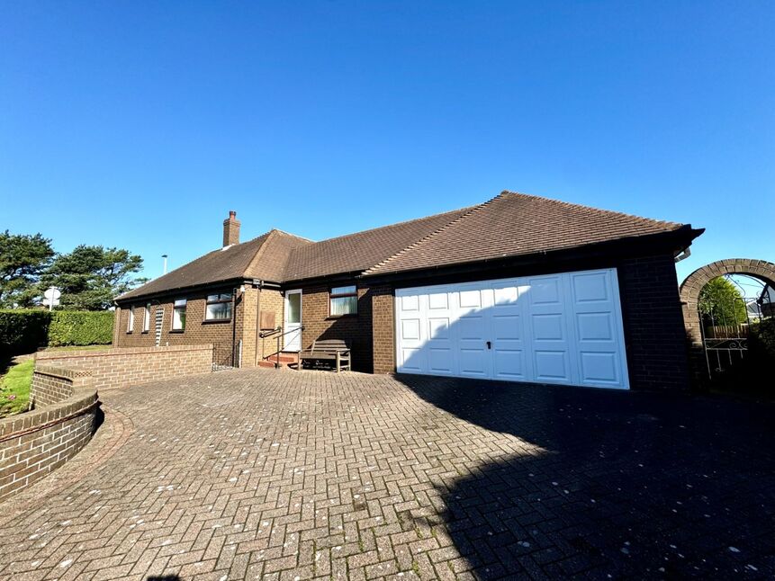 4 bedroom Detached Bungalow for sale