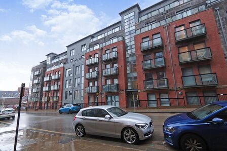 Upper Allen Street, 1 bedroom  Flat for sale, £75,000