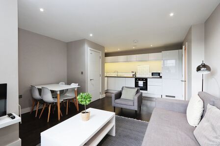 West Bar, 2 bedroom  Flat for sale, £150,000