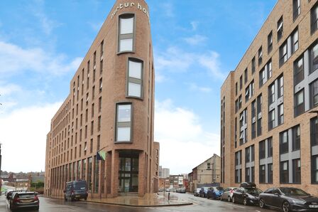 Allen Street, 1 bedroom  Flat for sale, £68,000