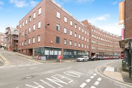 Queen Street, 1 bedroom  Flat for sale, £115,000