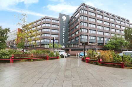 West Bar, 1 bedroom  Flat for sale, £130,000