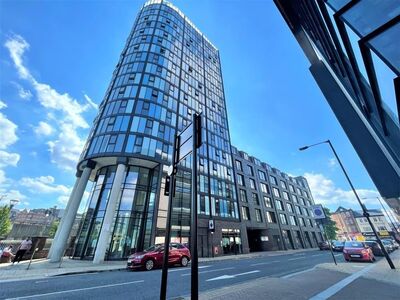 Blonk Street, 2 bedroom  Flat for sale, £90,000