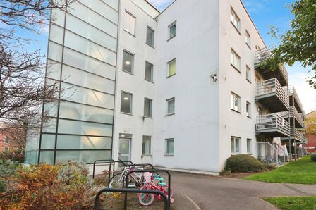 Cherry Street, 1 bedroom  Flat for sale, £85,000