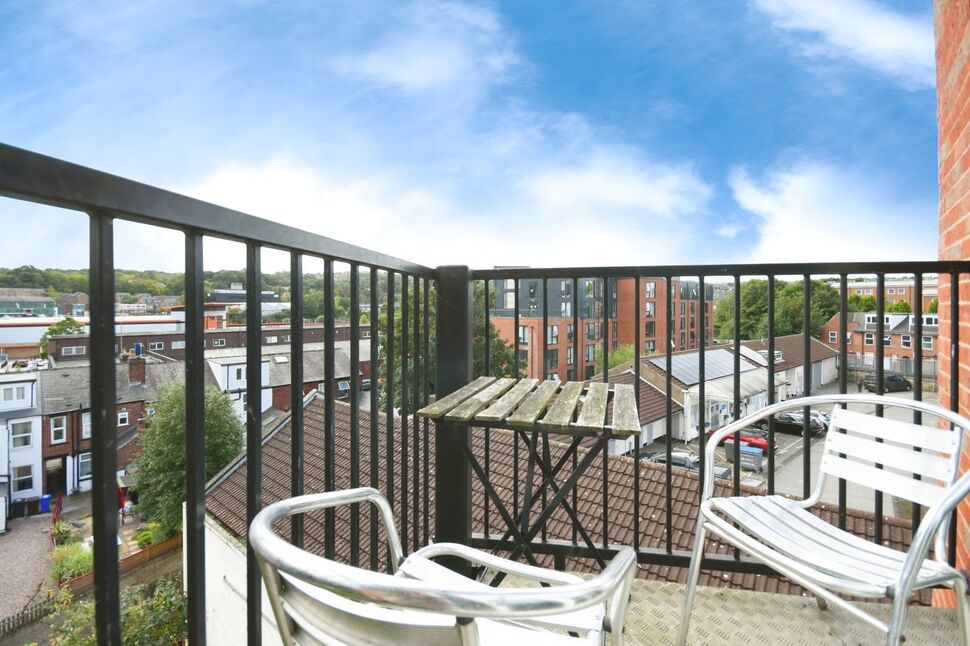 Main image of 2 bedroom  Flat to rent, Edmund Court, Sheffield, South Yorkshire, S2