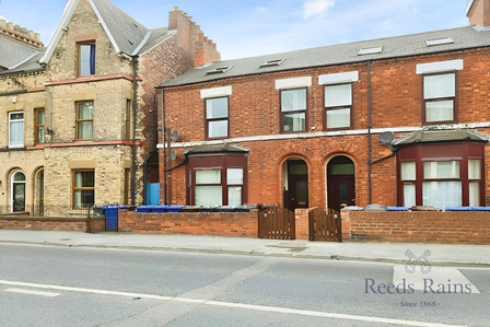 Doncaster Road, 2 bedroom End Terrace Flat to rent, £700 pcm