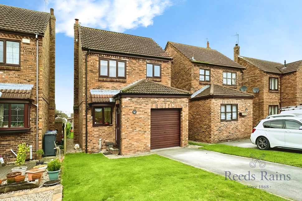 Main image of 3 bedroom Detached House for sale, The Hollies, Osgodby, Selby, YO8