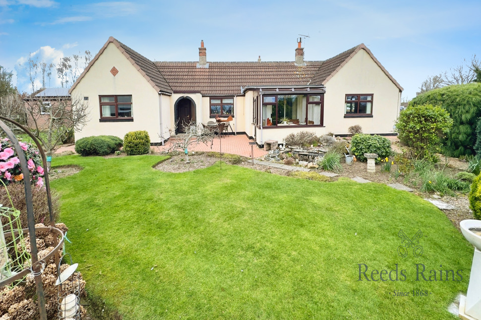 Main image of 2 bedroom Detached Bungalow for sale, Station Road, Hensall, North Yorkshire, DN14