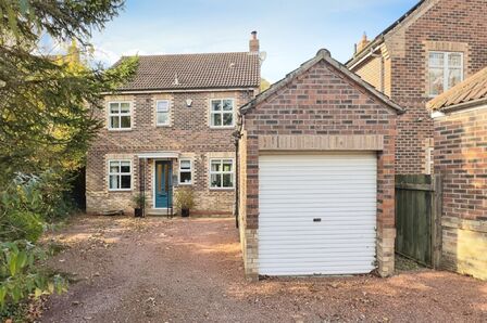 Hawthorn Drive, 4 bedroom Detached House for sale, £385,000