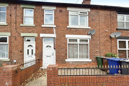 3 bedroom Mid Terrace House for sale