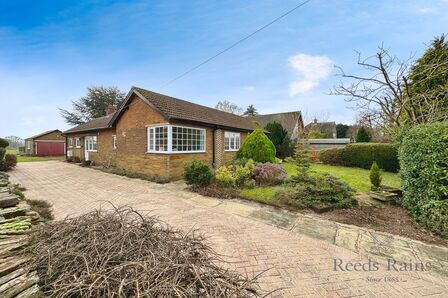 Mill Lane, 3 bedroom Detached Bungalow for sale, £400,000