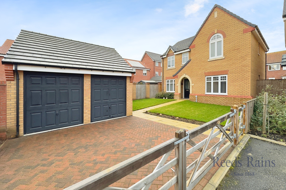 Main image of 4 bedroom Detached House for sale, Camilla Close, Carlton, North Yorkshire, DN14