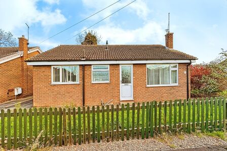 Chestnut Drive, 3 bedroom Detached Bungalow to rent, £800 pcm