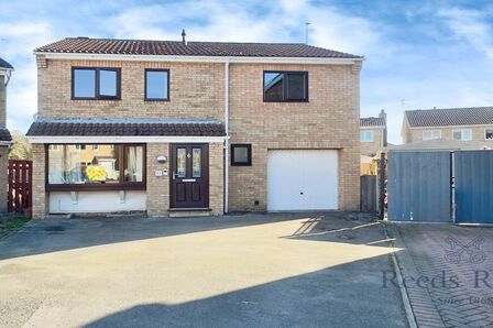 Heather Close, 4 bedroom Detached House for sale, £259,950