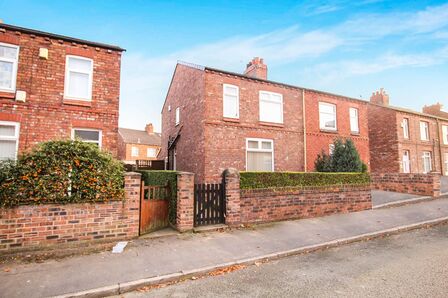 Edge Street, 3 bedroom Semi Detached House to rent, £825 pcm