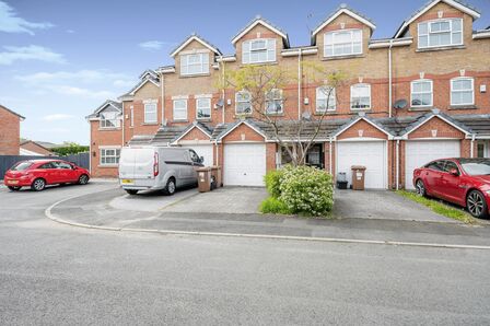 3 bedroom Mid Terrace House for sale