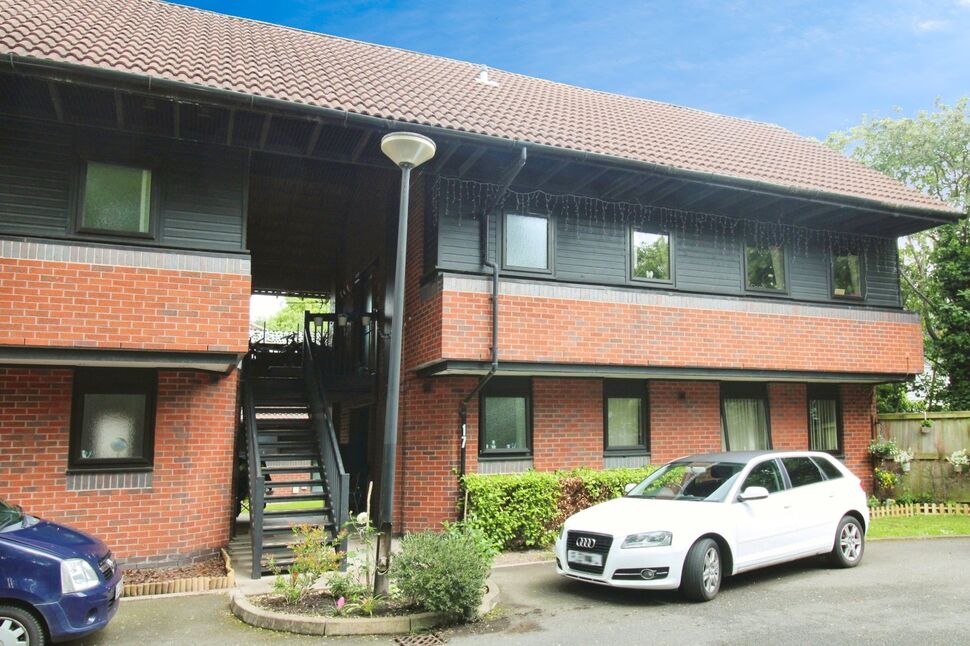 Main image of 2 bedroom  Flat for sale, Hamnett Court, Birchwood, Cheshire, WA3